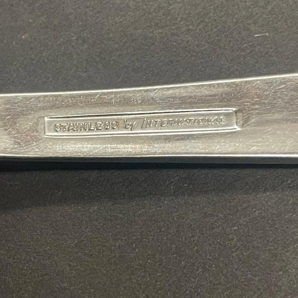 International Silver Stainless Steel Pierced‎ Pie Cake Server Scroll Flower PB1